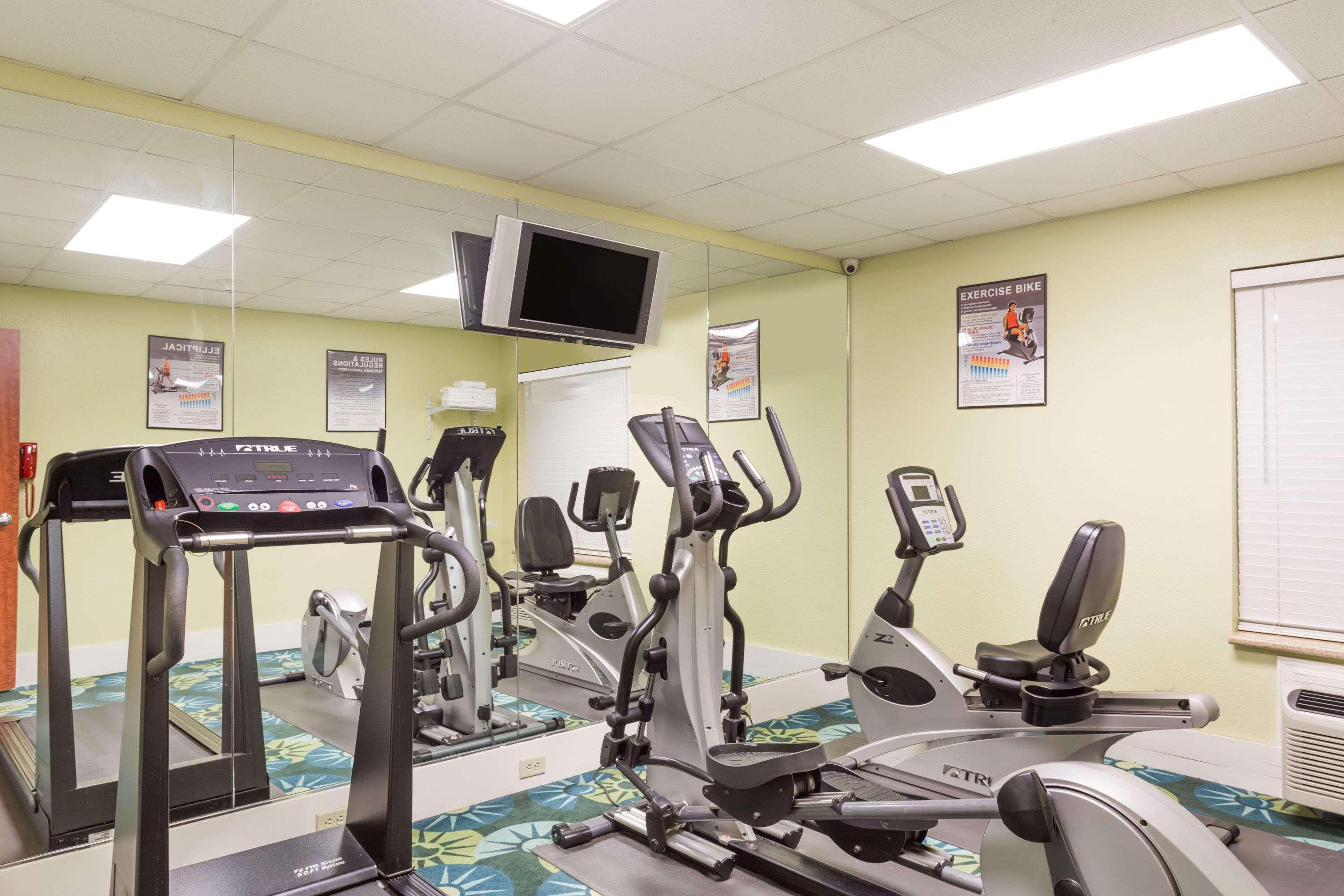 Days Inn & Suites By Wyndham Savannah North I-95 Port Wentworth Ngoại thất bức ảnh