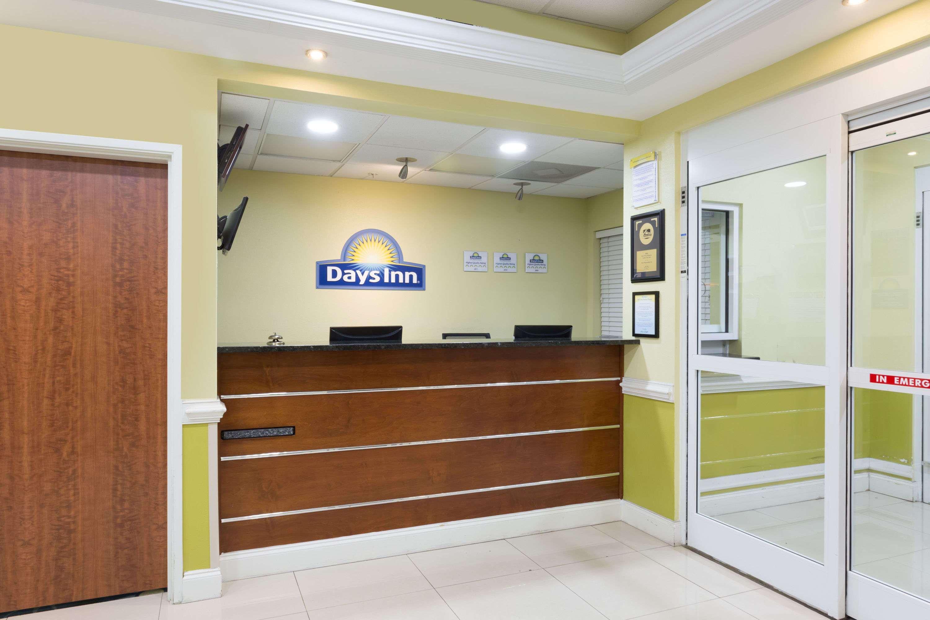 Days Inn & Suites By Wyndham Savannah North I-95 Port Wentworth Ngoại thất bức ảnh