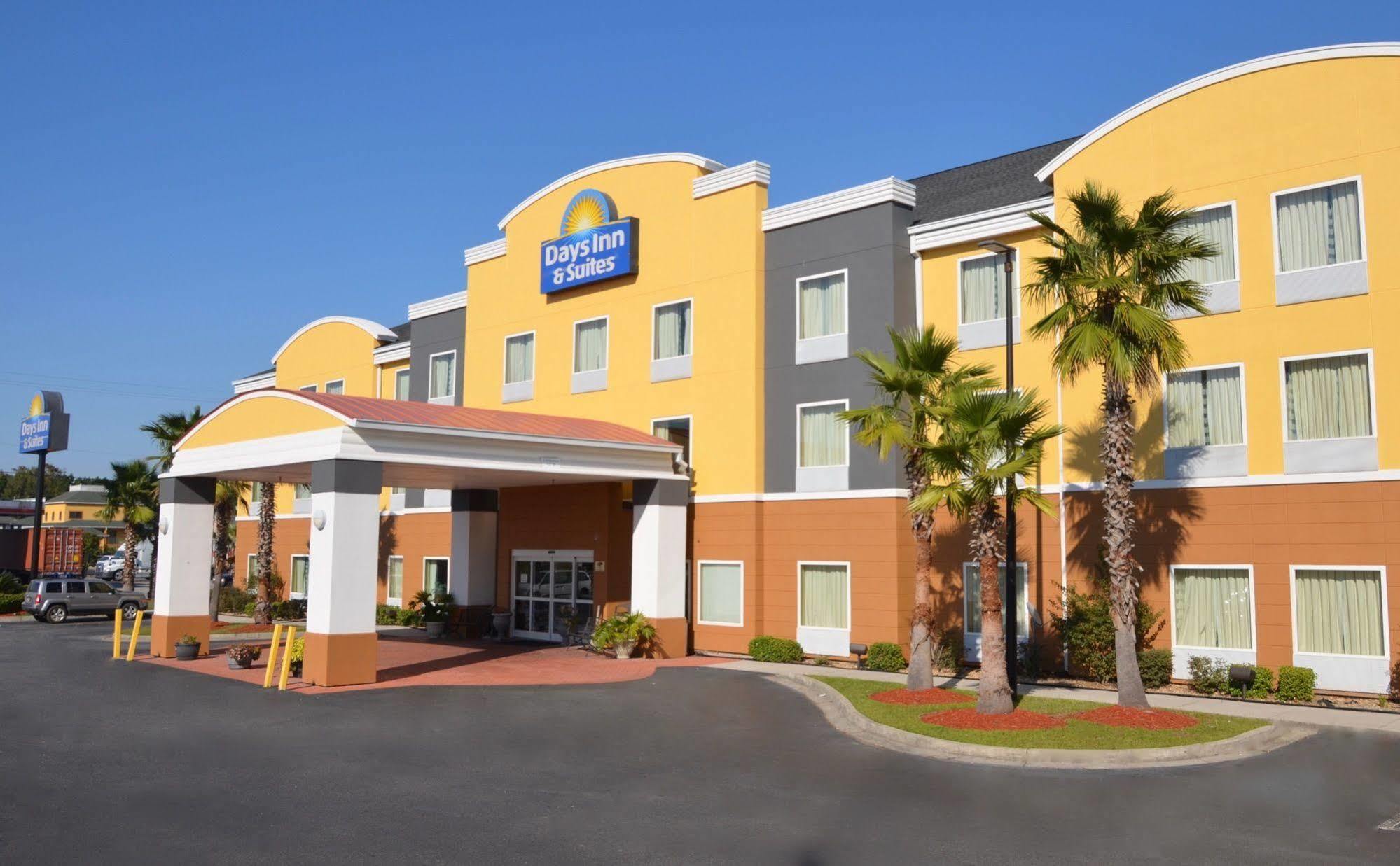 Days Inn & Suites By Wyndham Savannah North I-95 Port Wentworth Ngoại thất bức ảnh
