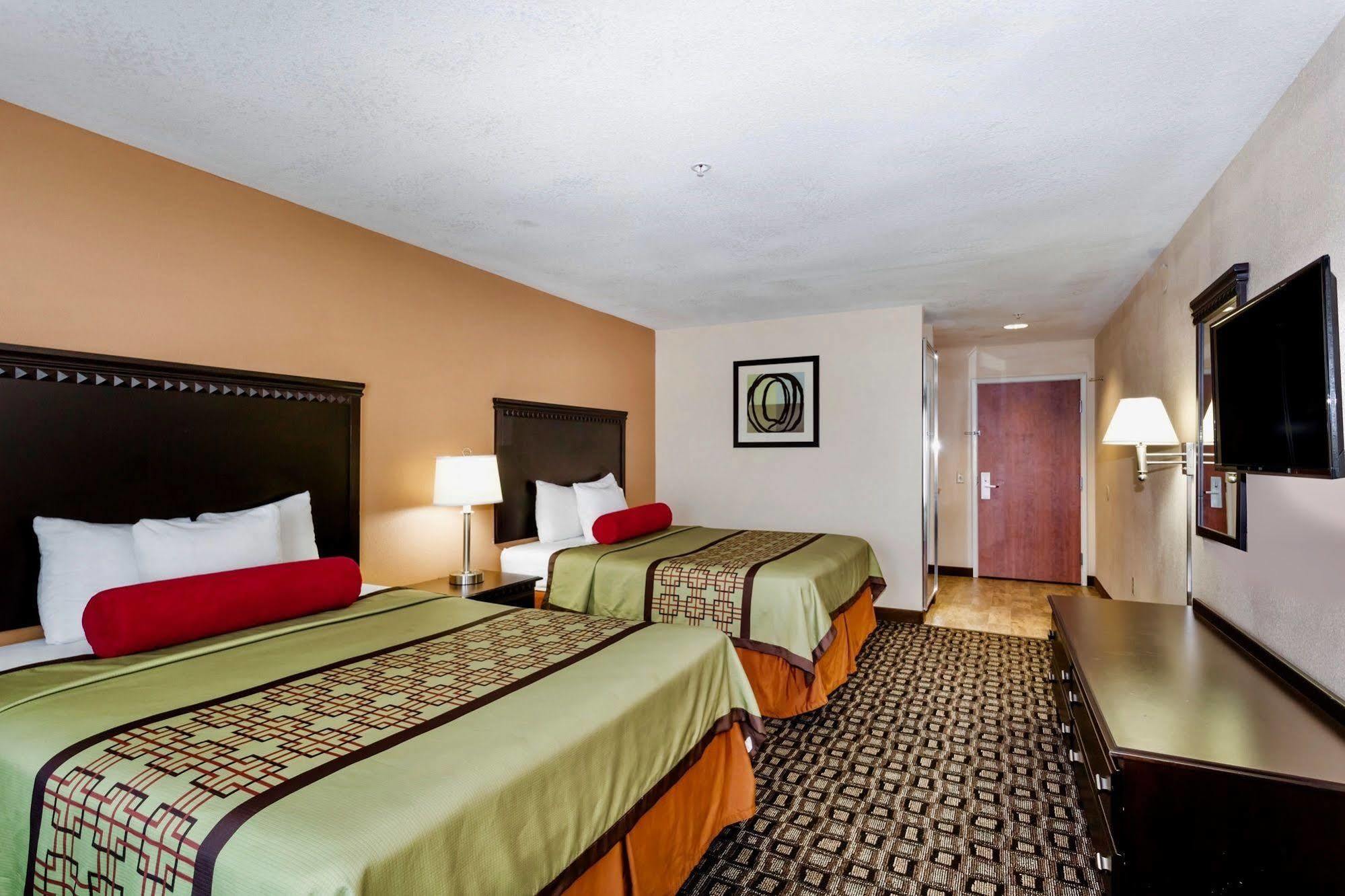 Days Inn & Suites By Wyndham Savannah North I-95 Port Wentworth Ngoại thất bức ảnh